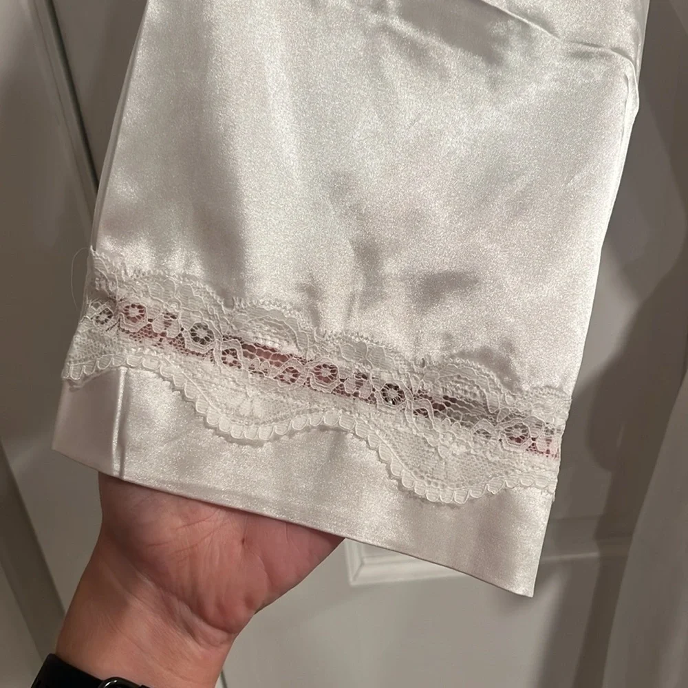 White Satiny Robe with Lace Detail Perfect for Brides Size Medium